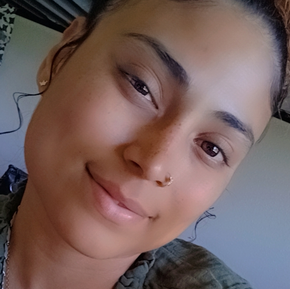 Meet your Posher, Crystal